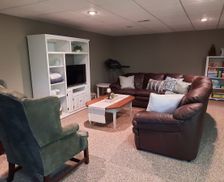 United States Michigan Grand Blanc vacation rental compare prices direct by owner 27283834