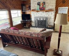 United States Texas Frankston vacation rental compare prices direct by owner 33251963