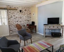 France Pays de la Loire Vairé vacation rental compare prices direct by owner 9329215