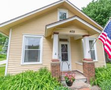 United States Iowa Winterset vacation rental compare prices direct by owner 15719039