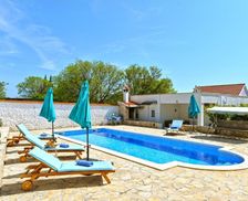 Croatia Šibenik-Knin Cista mala vacation rental compare prices direct by owner 5088757