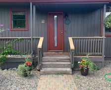 United States New York New Paltz vacation rental compare prices direct by owner 11771222