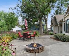 United States Illinois Mundelein vacation rental compare prices direct by owner 11885462