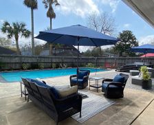 United States Texas Houston vacation rental compare prices direct by owner 11665998