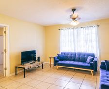 United States Florida DeLand vacation rental compare prices direct by owner 12278995