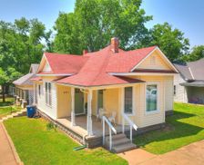 United States Oklahoma Guthrie vacation rental compare prices direct by owner 15410475