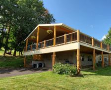 United States New York Penn Yan vacation rental compare prices direct by owner 32460878