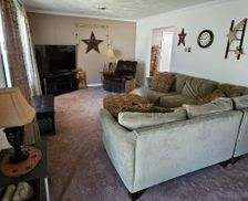 United States Illinois Fairfield vacation rental compare prices direct by owner 24300561
