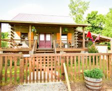 United States Tennessee Linden vacation rental compare prices direct by owner 15676255