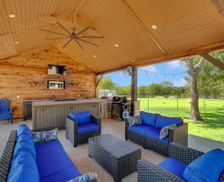 United States Texas Sanger vacation rental compare prices direct by owner 25642010