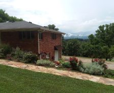 United States North Carolina Asheville vacation rental compare prices direct by owner 23672960