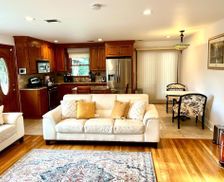 United States New York Dix Hills vacation rental compare prices direct by owner 24588780