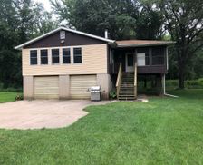 United States Iowa Central City vacation rental compare prices direct by owner 25195470