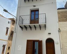 Italy Sicilia Castellammare del Golfo vacation rental compare prices direct by owner 15755443