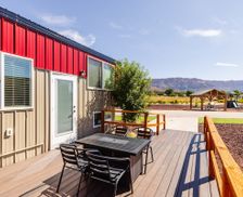 United States Utah Apple Valley vacation rental compare prices direct by owner 24120908