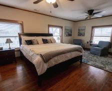 United States Illinois Elgin vacation rental compare prices direct by owner 23665577