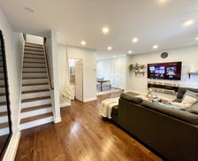 United States New York Queens vacation rental compare prices direct by owner 32548881