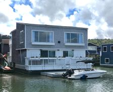 United States California Sausalito vacation rental compare prices direct by owner 32467637