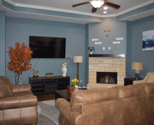 United States Texas Montgomery vacation rental compare prices direct by owner 23614067