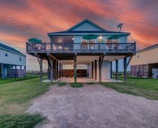 United States Texas Crystal Beach vacation rental compare prices direct by owner 18047154