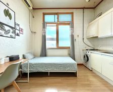 South Korea Seoul Yeongdeungpo-gu vacation rental compare prices direct by owner 24048579