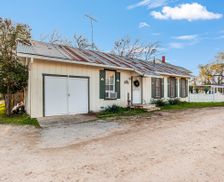 United States Texas Bandera vacation rental compare prices direct by owner 25039213