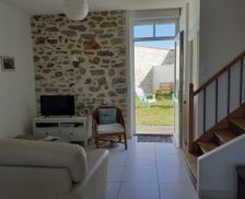 France Pays de la Loire Avrillé vacation rental compare prices direct by owner 26013342