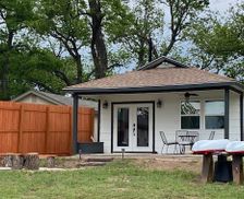 United States Texas Granbury vacation rental compare prices direct by owner 26458611