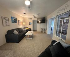 United States California Hanford vacation rental compare prices direct by owner 25717735