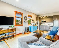 United States Washington Sequim vacation rental compare prices direct by owner 26236158