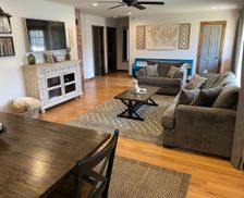 United States Missouri Joplin vacation rental compare prices direct by owner 29603997