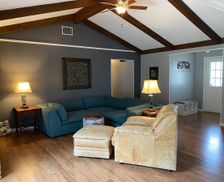 United States Texas Dripping Springs vacation rental compare prices direct by owner 27643373