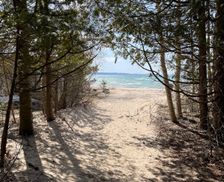 United States Michigan Harbor Springs vacation rental compare prices direct by owner 28207283