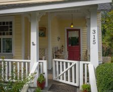 United States North Carolina Saluda vacation rental compare prices direct by owner 32334827