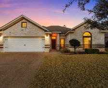United States Texas Waco vacation rental compare prices direct by owner 26460898