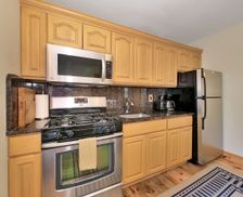 United States New York Lake Huntington vacation rental compare prices direct by owner 1148206