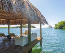Honduras Bay Islands Department José Santos Guardiola vacation rental compare prices direct by owner 27343343