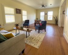 United States Texas Shiner vacation rental compare prices direct by owner 26461247