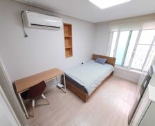 South Korea Seoul Mapo-gu vacation rental compare prices direct by owner 28348937