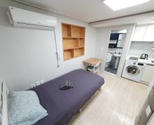 South Korea Seoul Mapo-gu vacation rental compare prices direct by owner 28832293