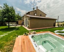 Italy Toscana Vinci vacation rental compare prices direct by owner 4007020