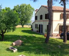 Italy Marche Case Bruciate vacation rental compare prices direct by owner 3946591