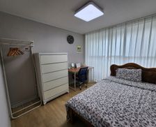 South Korea Seoul Seongbuk-gu vacation rental compare prices direct by owner 28056243