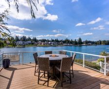 United States Washington Lake Tapps vacation rental compare prices direct by owner 27517547