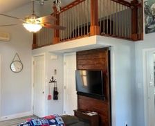 United States New York Alexandria Bay vacation rental compare prices direct by owner 27917820