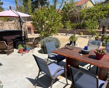 United States California Oak Park vacation rental compare prices direct by owner 28181772