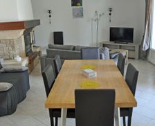 France Auvergne-Rhône-Alpes Salavas vacation rental compare prices direct by owner 4159877