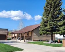United States Wyoming Lander vacation rental compare prices direct by owner 28279050