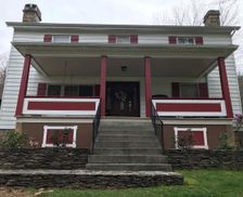 United States West Virginia Hinton vacation rental compare prices direct by owner 27670094