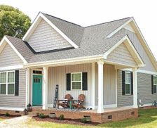 United States North Carolina Haw River vacation rental compare prices direct by owner 28349284